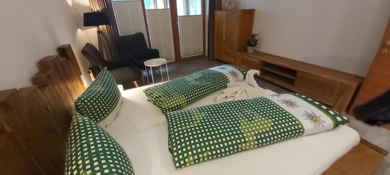 Zugspitzchalets ビーバーヴィアー エクステリア 写真